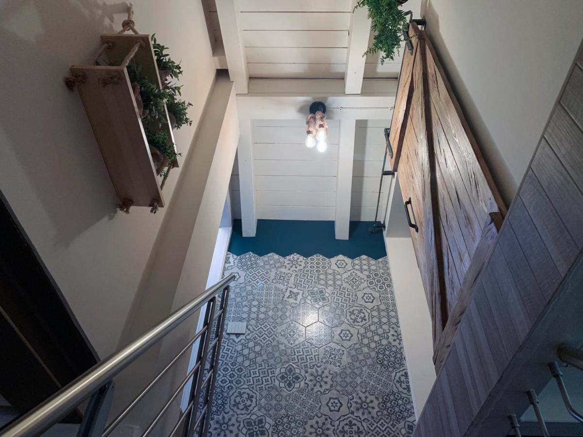 Charming Attic Apartment With Balcony & Swimming Pool Desenzano del Garda Exterior foto